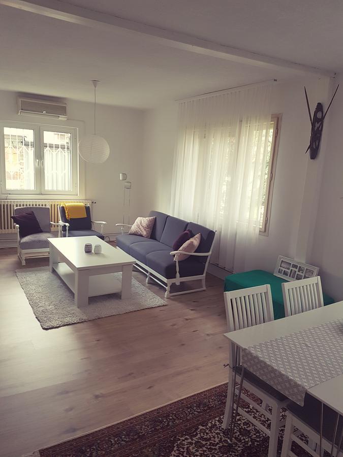 Cosy And Chic... Parking Included Apartment Sarajevo Exterior photo