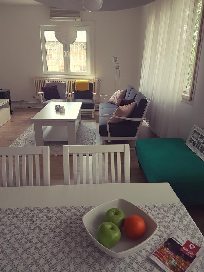 Cosy And Chic... Parking Included Apartment Sarajevo Exterior photo