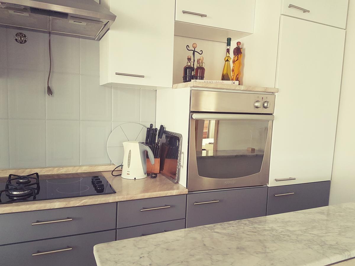Cosy And Chic... Parking Included Apartment Sarajevo Exterior photo